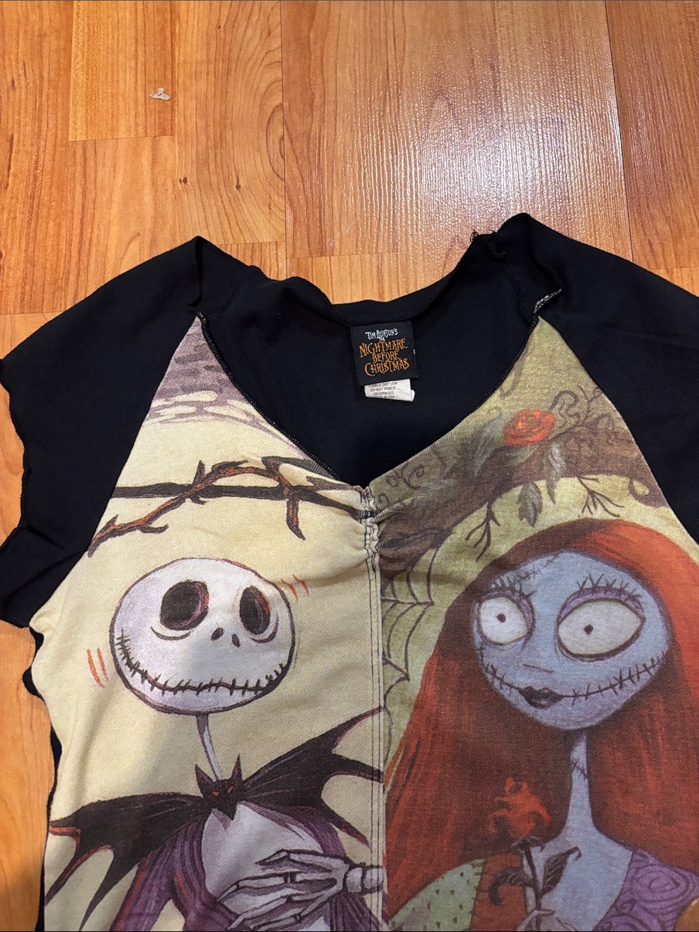 The Nightmare Before Christmas Jack & Sally Graphic top - Picture 3 of 5